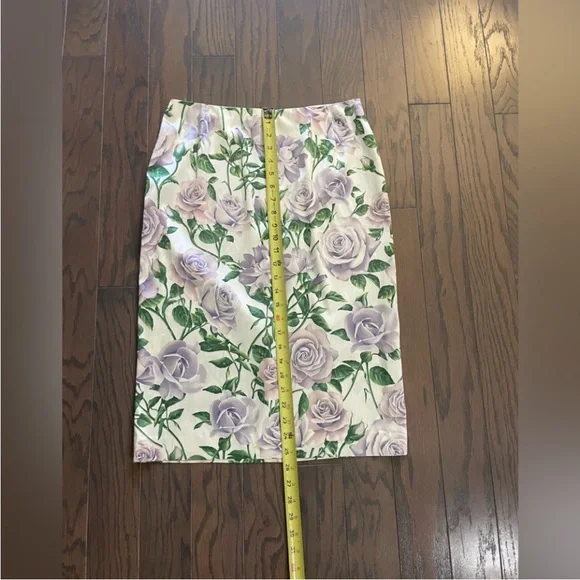 DOLCE & GABBANA SILK
STRETCH ROSE FLORAL PENCIL
SKIRT SIZE 44 - Picture 11 of 13